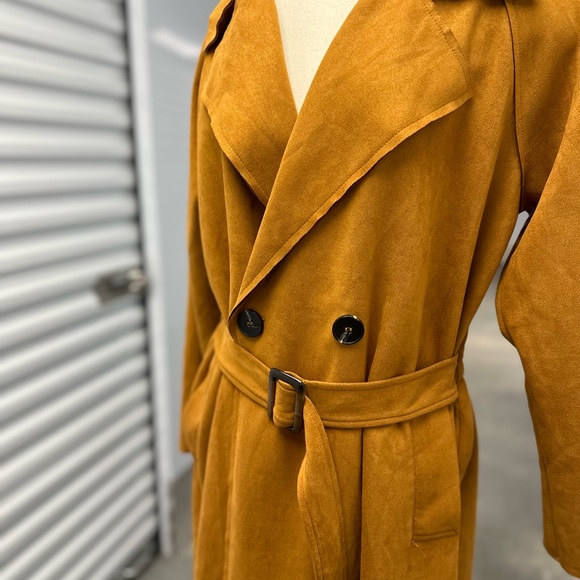 Caden Forbes vegan suede jacket 23” pit to pit 43” long belt great condition l - Picture 3 of 4